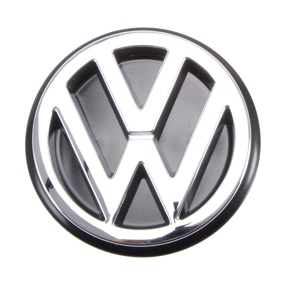 Logo VW chromé sur fond noir de centre de face arrière ou de
