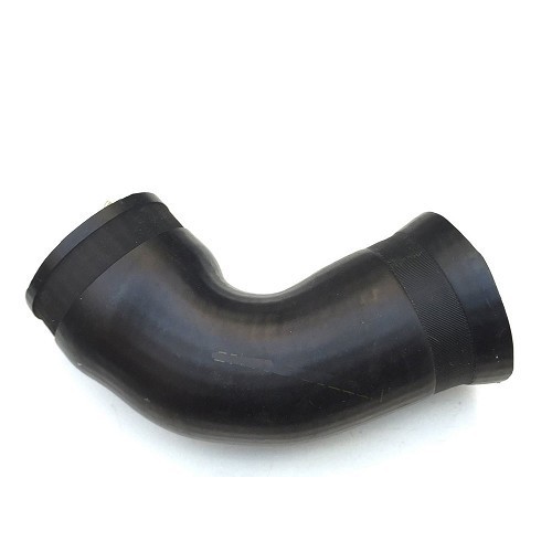     
                
                
    Unterer Turboschlauch an Luftkühler für A4 von 2002 bis 2004 - AC53507
