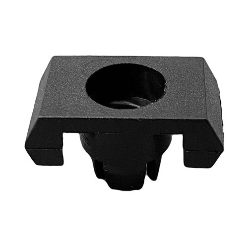     
                
                
    Clip in plastica per il montaggio della modanatura cromata sul pannello del rocker per BMW Serie 02 E10 (03/1971-07/1977) - BA18370
