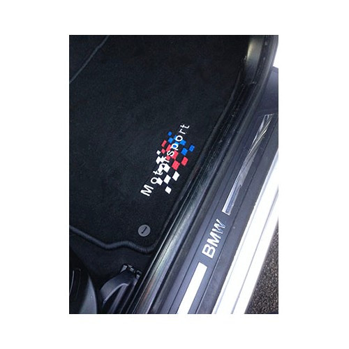     
                
                
    Jeu de 4 tapis velours noirs Ronsdorf Motorsport pour Bmw Série 3 E30 - BB26120
