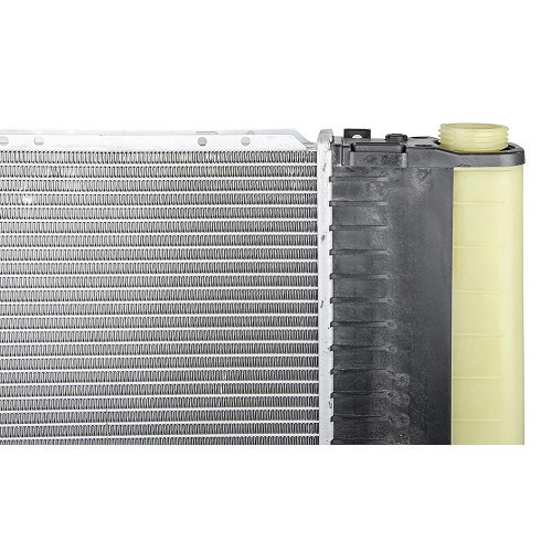  Refrigerador de água para BMW Série 3 E36 Sedan e Coupé transmissão automática (-08/1992) - com ou sem ar condicionado - BC55622-2 
