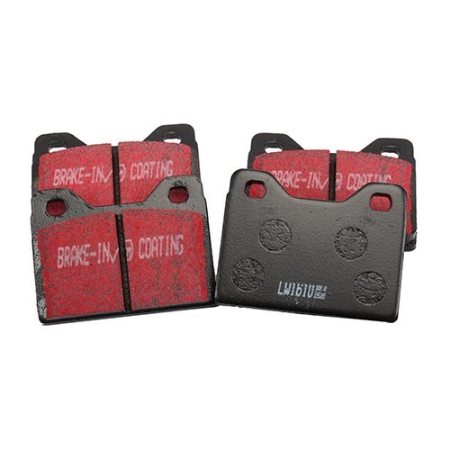     
                
                
    Plaquettes avant EBC Noires pour BMW E10 - BH50010
