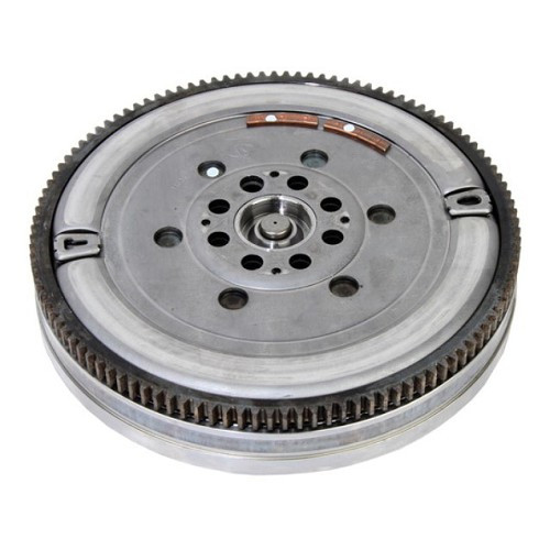     
                
                
    Volante LUK per BMW X3 E83 e LCI (05/2003-08/2007) - BS37051
