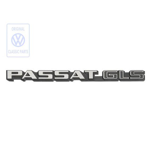  Emblème PASSAT GLS chromé sur fond noir pour hayon de VW Passat B2 Berline phase 1 finition GLS (1980-1985) - C076942 