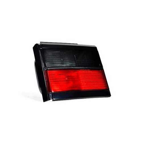     
                
                
    Black rear right interior light for Passat 3 estate until ->93 - C080368

