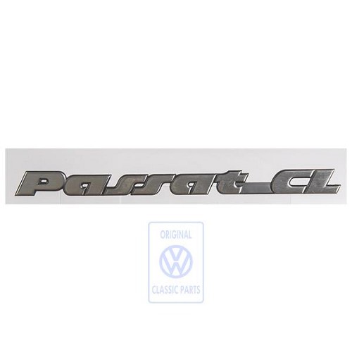  Emblème PASSAT CL chromé sur fond noir pour hayon et malle arrière de VW Passat B3 Berline et Variant CL (02/1988-09/1993)  - C082195 