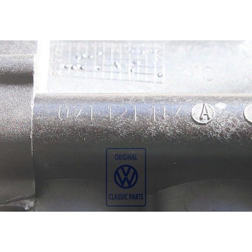  Caja del termostato para VW Golf 4 y Passat 3B con motor V5 - C262675-3 