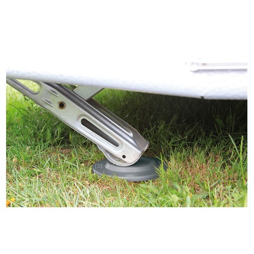     
                
                
    Kit of 4 Fiamma flat plates for stabilizing jacks - CD10375
