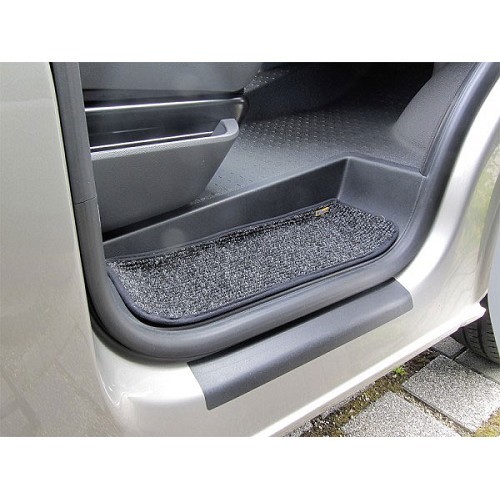     
                
                
    Tapis de marchepieds HEOS pour VW Transporter T5 & T6 (3 pièces)  - CF12668
