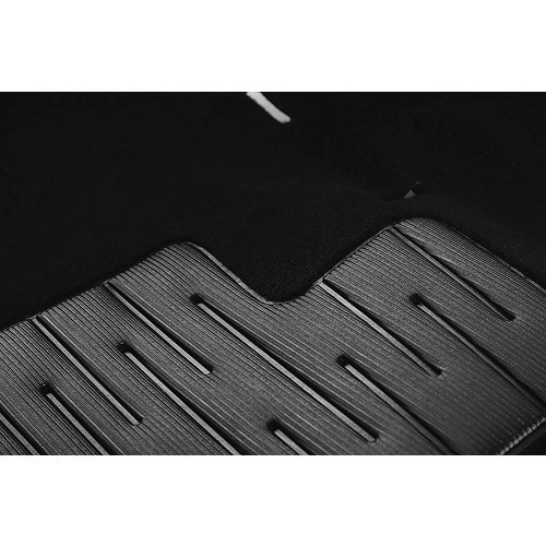  Tapete de nylon preto moldado à medida para VW Transporter T25 Petrol e Diesel (excepto TD) - KB28152-1 
