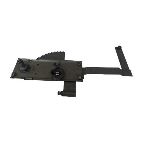     
                
                
    Lève-vitre droit Karmann-Ghia 63 ->67 - KGB20102
