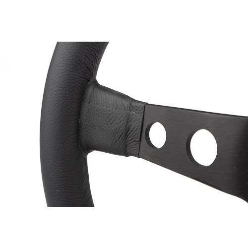 Volante MOMO Modello 07- finitura in pelle - MX10874