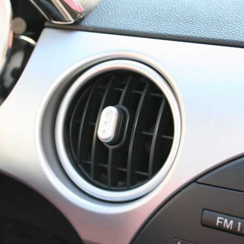 Embellecedor plateado satinado para las rejillas de ventilación del Mazda MX5 NCFL - MX12103-1 