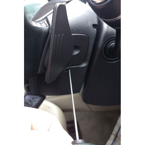 Tool to remove the airbag for Land Rover - TB01446