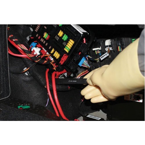  Tools to remove door trims from hybrid / electric 1000V vehicles - TB04762-5 