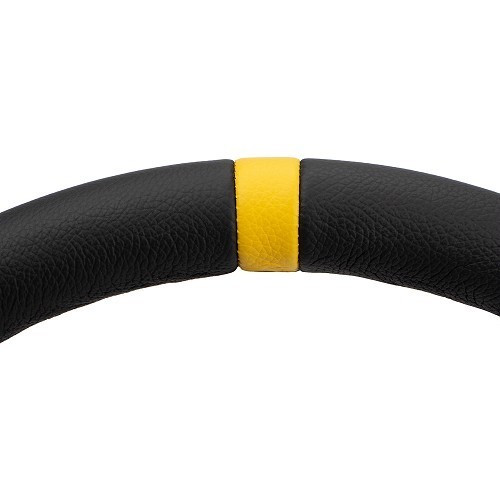 Volant MOMO Modèle 07 à finition en cuir - Tulipage 72 mm - UB00345