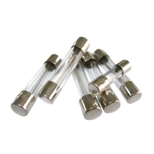  Varied assortment of 6 cylindrical glass fuses - UC60830 