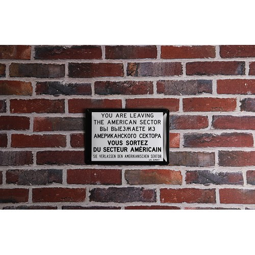 Dekoratives Metallschild AMERICAN SECTOR - 30 x 20 cm - UF01509