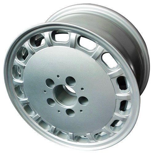     
                
                
    Jante style Gulli pour Mercedes - 7x15" - ET25 - UL60116
