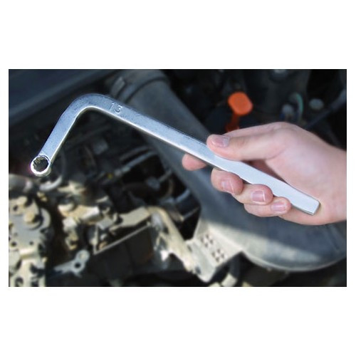     
                
                
    Clé coudée déportée 13 mm - UO10572
