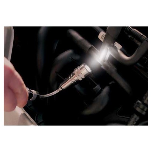 LED flashlight with flexible magnetic extender - UO20135