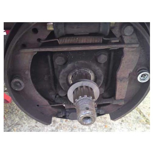 Rear spacers/adaptors for 5 x 205 drums on Beetle 68-> - VH27960