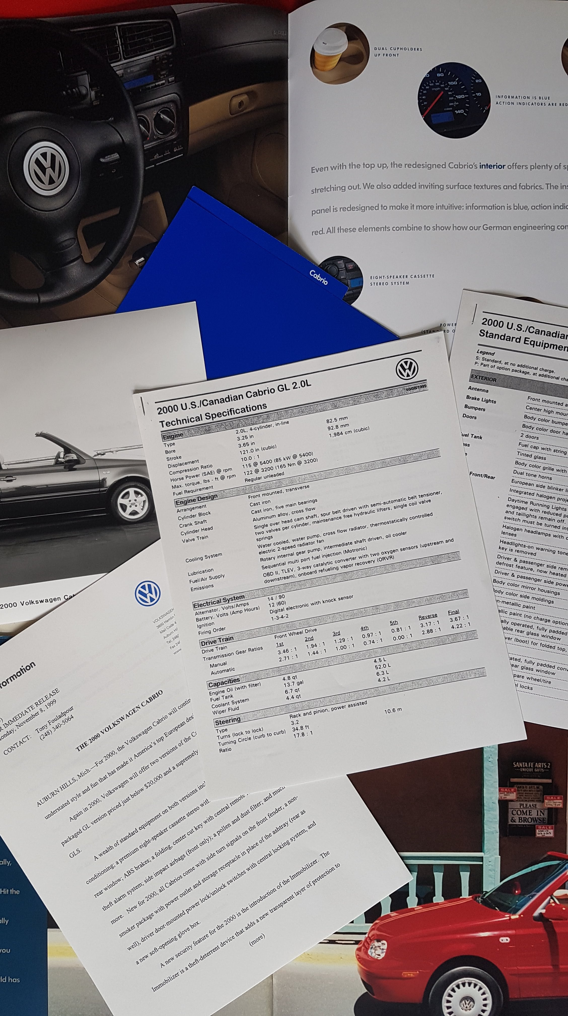 Documentation d'époque du Volkswagen Cabrio 2000 : fiche technique GL 2.0, brochure et dossier de presse