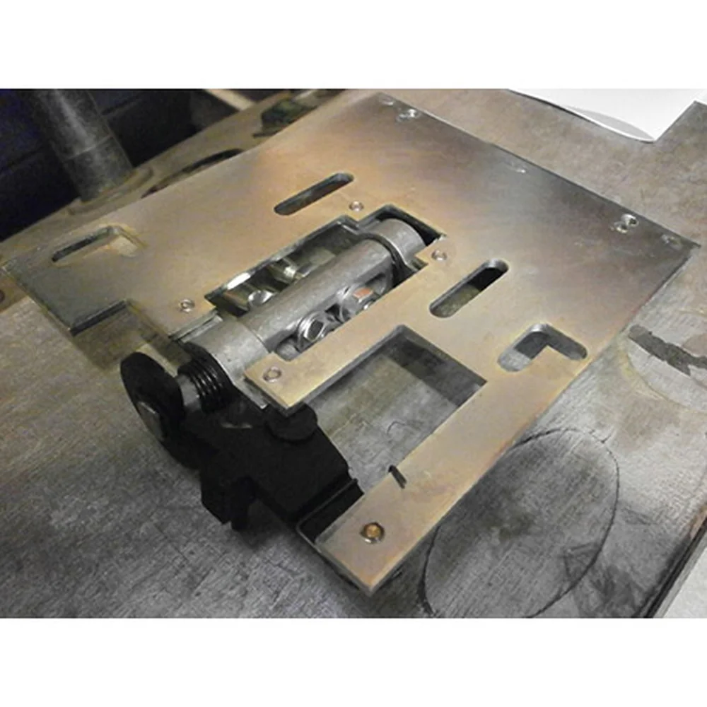 Cerradero semiautomático AVS FAP