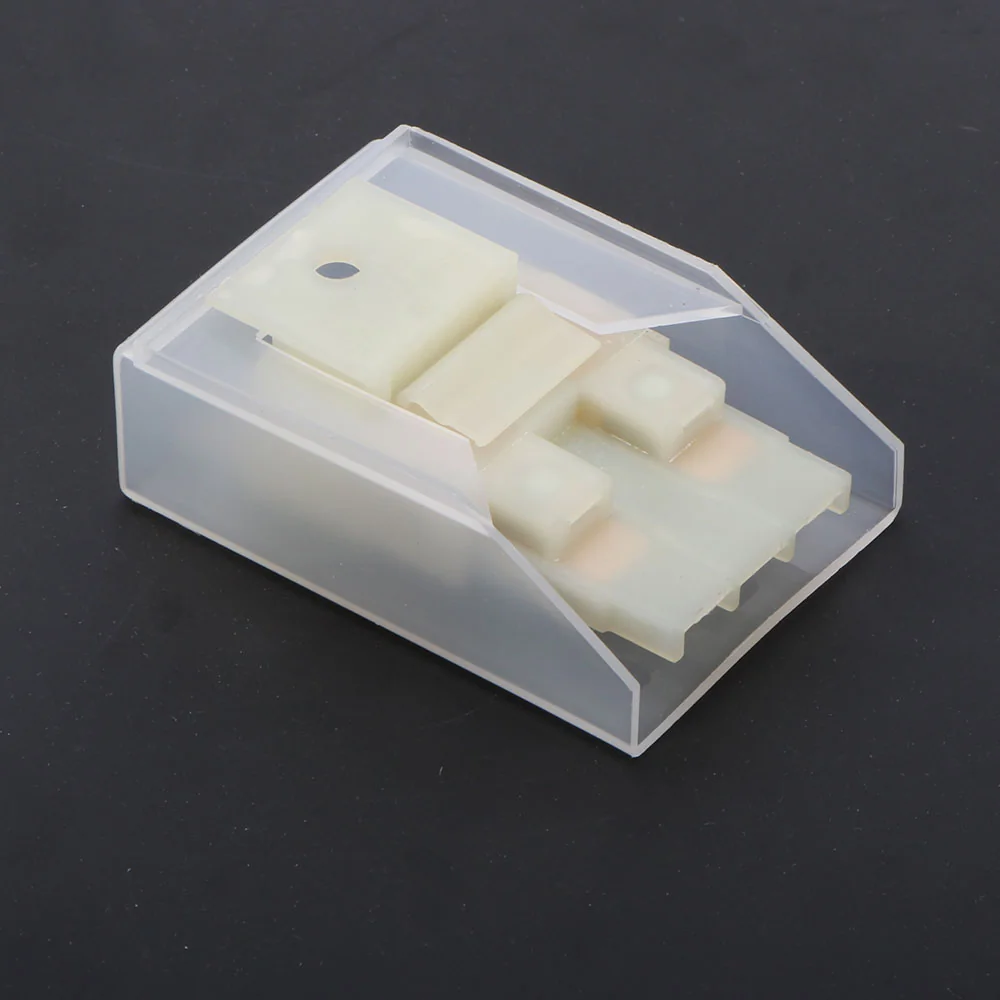 Magnum zekeringhouder 70A met deksel -2,5 tot 10 mm².